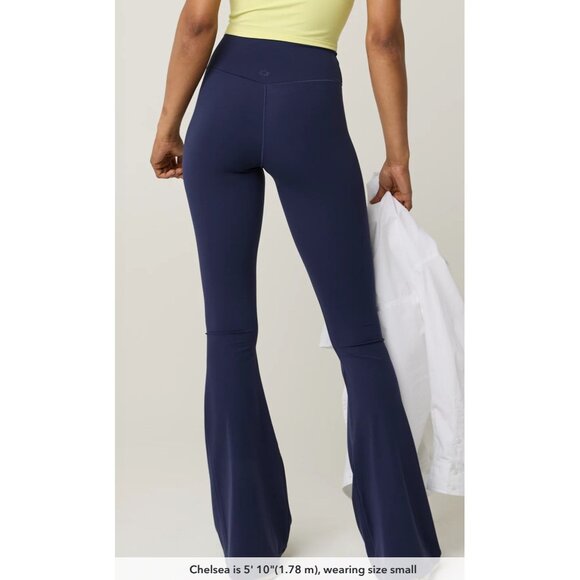 Aerie Offline Real Me Super Flare Crossover Waist Leggings Sz Small Short Navy - Picture 4 of 16